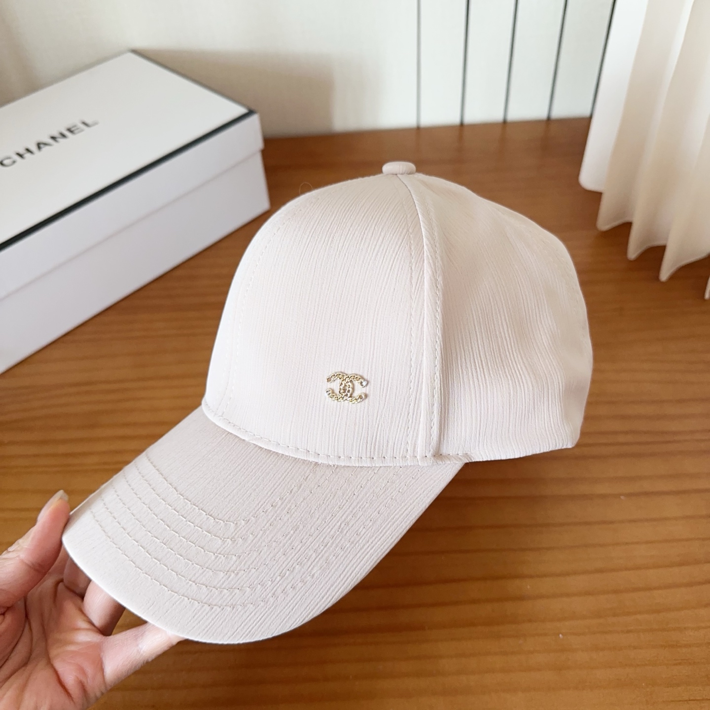 香奈儿新款经典休闲潮流款 上架简约棒球帽🧢日韩风格，随便搭配都超好看！出门旅游，绝对要入手的一款