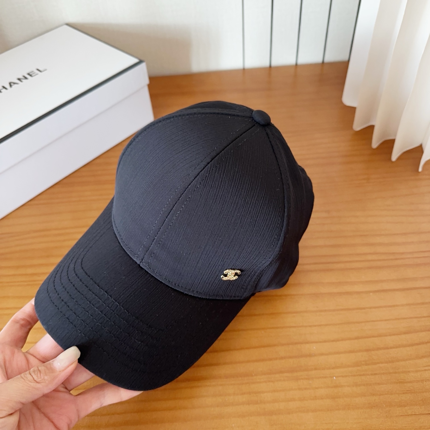 香奈儿新款经典休闲潮流款 上架简约棒球帽🧢日韩风格，随便搭配都超好看！出门旅游，绝对要入手的一款
