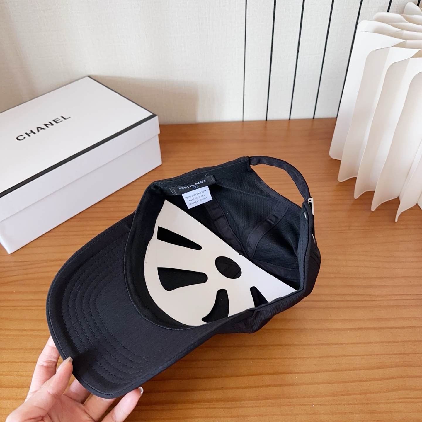 香奈儿新款经典休闲潮流款 上架简约棒球帽🧢日韩风格，随便搭配都超好看！出门旅游，绝对要入手的一款
