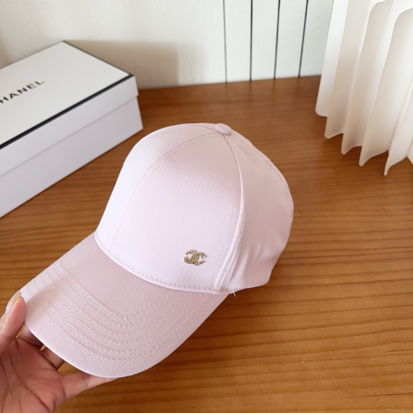 香奈儿新款经典休闲潮流款 上架简约棒球帽🧢日韩风格，随便搭配都超好看！出门旅游，绝对要入手的一款