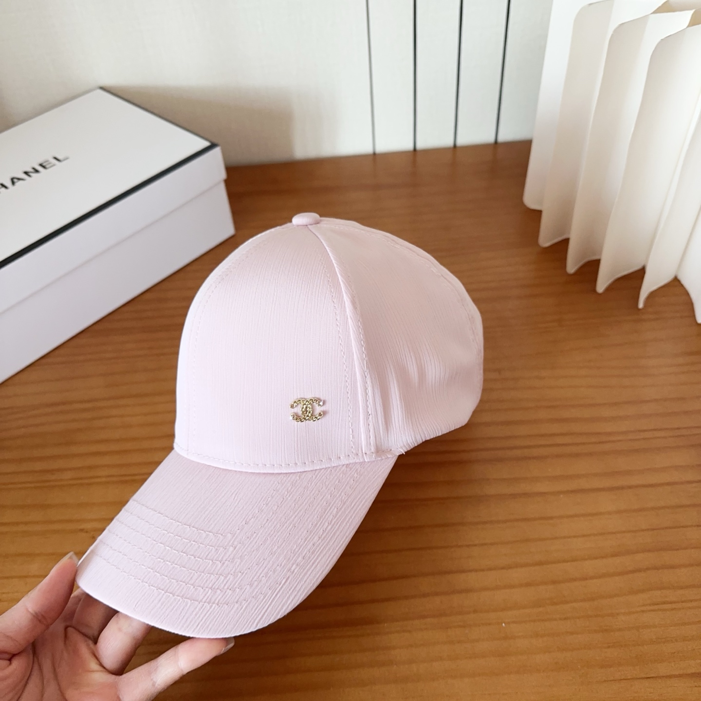 香奈儿新款经典休闲潮流款 上架简约棒球帽🧢日韩风格，随便搭配都超好看！出门旅游，绝对要入手的一款