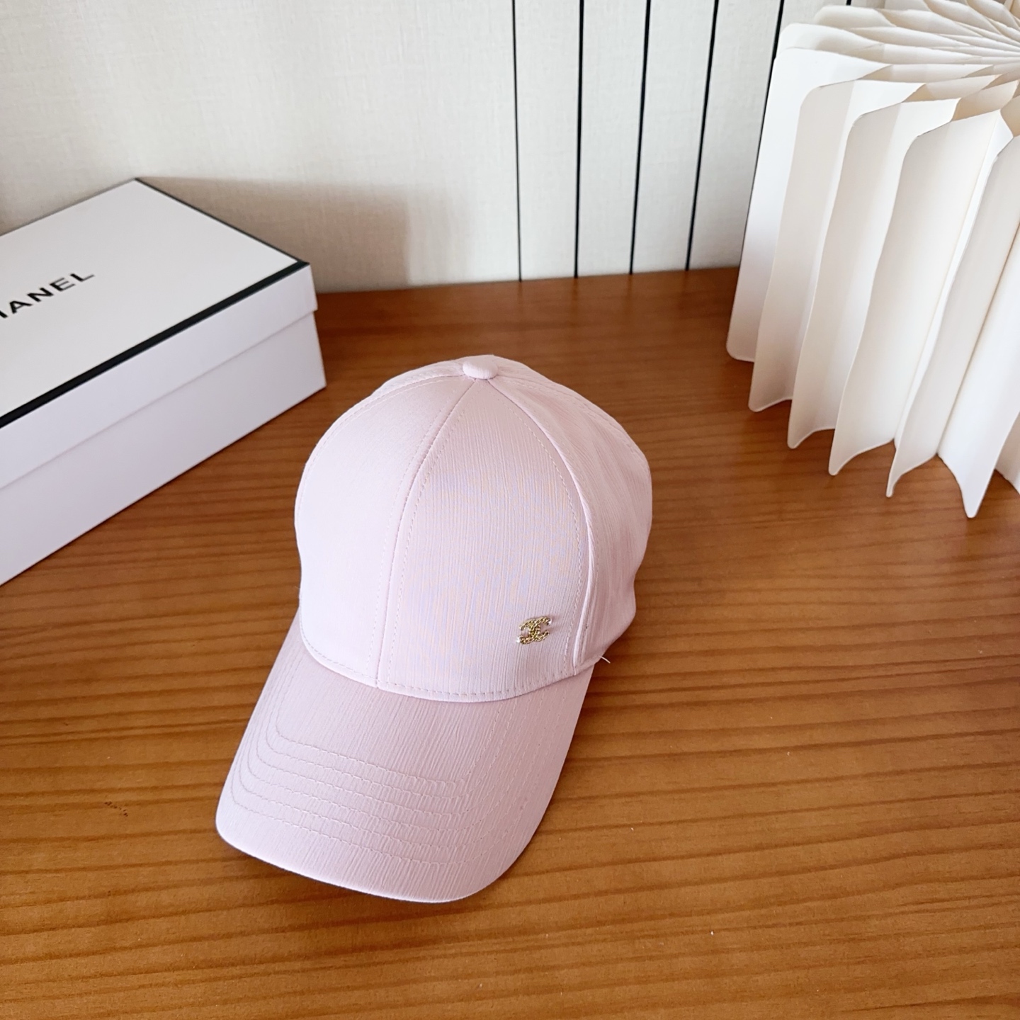 香奈儿新款经典休闲潮流款 上架简约棒球帽🧢日韩风格，随便搭配都超好看！出门旅游，绝对要入手的一款