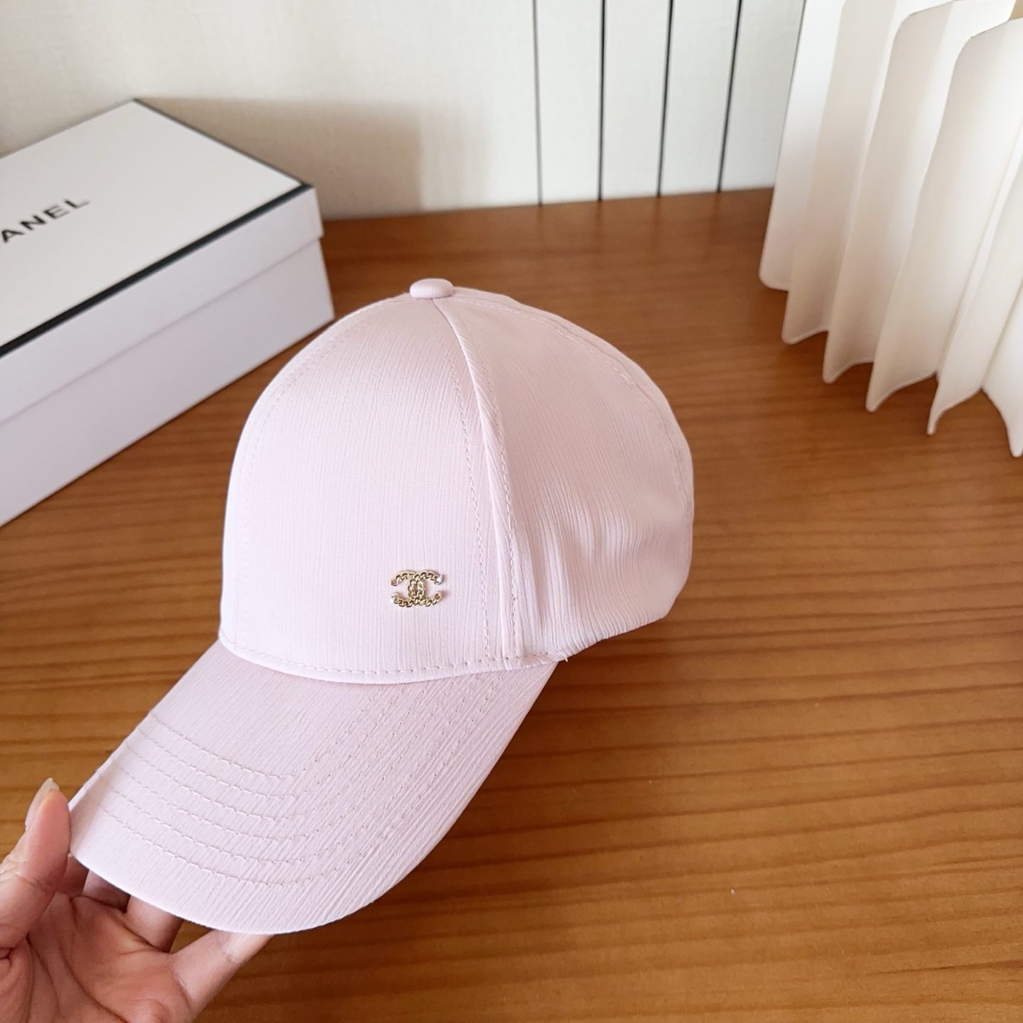 香奈儿新款经典休闲潮流款 上架简约棒球帽🧢日韩风格，随便搭配都超好看！出门旅游，绝对要入手的一款