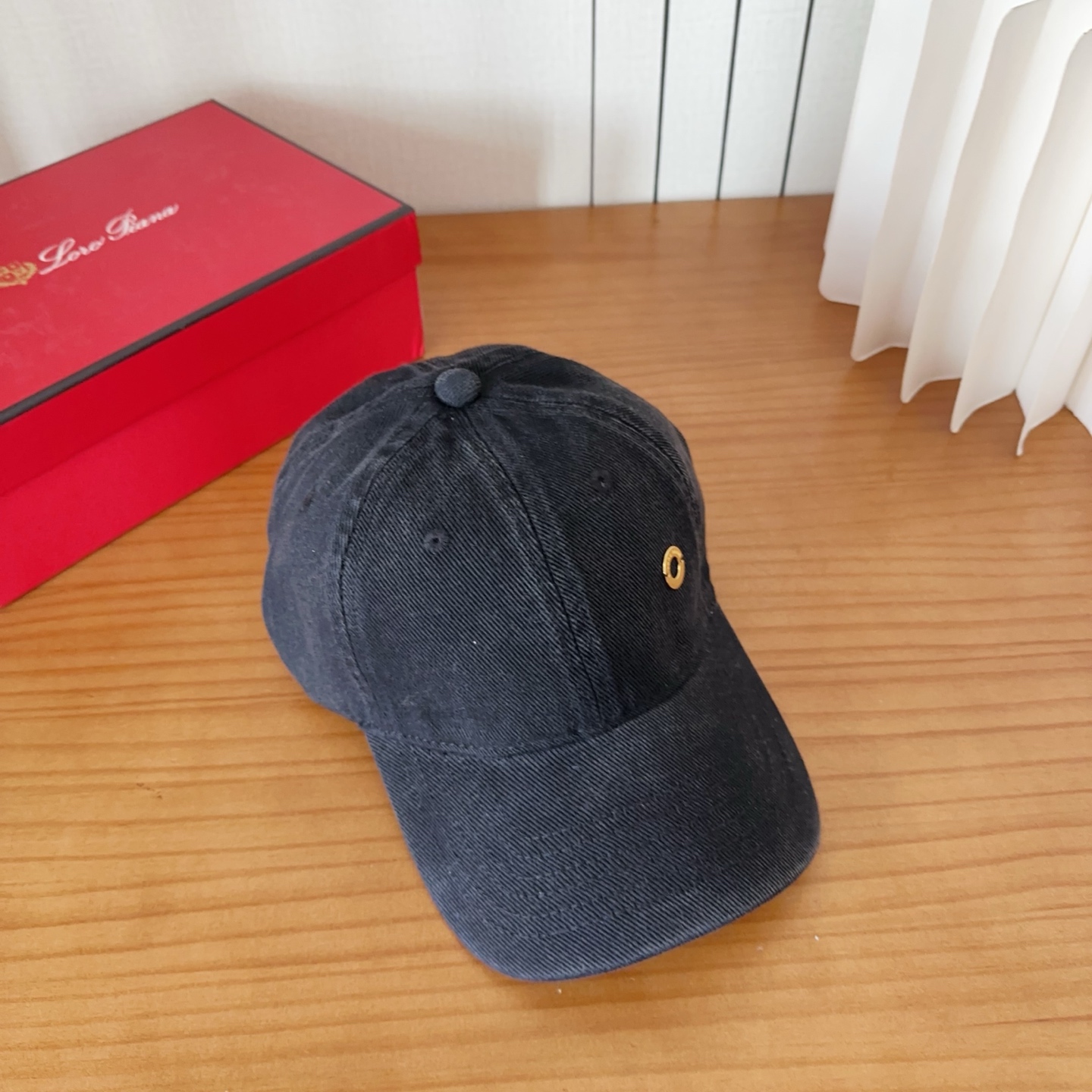 LP早春新款Loro Piana(诺悠翩雅)新款高版本棒球帽，大牌同步，超好搭配，出货！