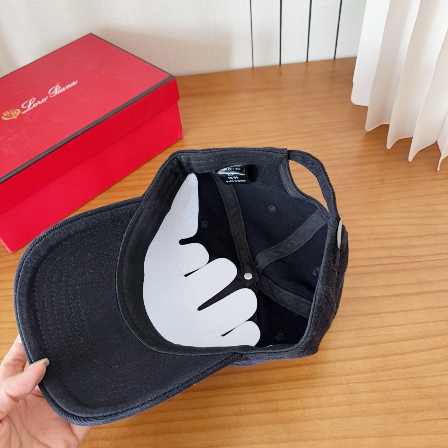 LP早春新款Loro Piana(诺悠翩雅)新款高版本棒球帽，大牌同步，超好搭配，出货！