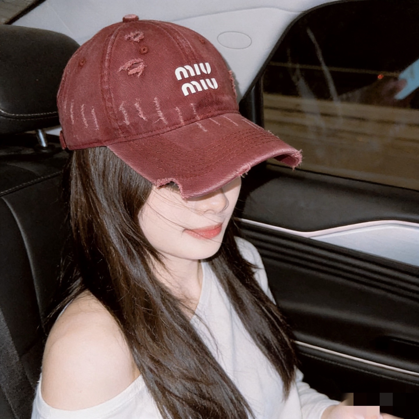 NO:764653,miumiu Miu Miu's new autumn and winter baseball cap. The original order is authentic and made to order. The original workmanship is meticulous and the quality is superb!  hat straw hat bucket hat baseball cap, hat, miumiu, espadrilles, hats19860909miumiu 缪缪秋冬新品棒球帽 原单正品开模订制,原版做工细致质量超赞！帽子草帽渔夫帽棒球帽,帽子,miumiu,espadrilles,hats,hat
