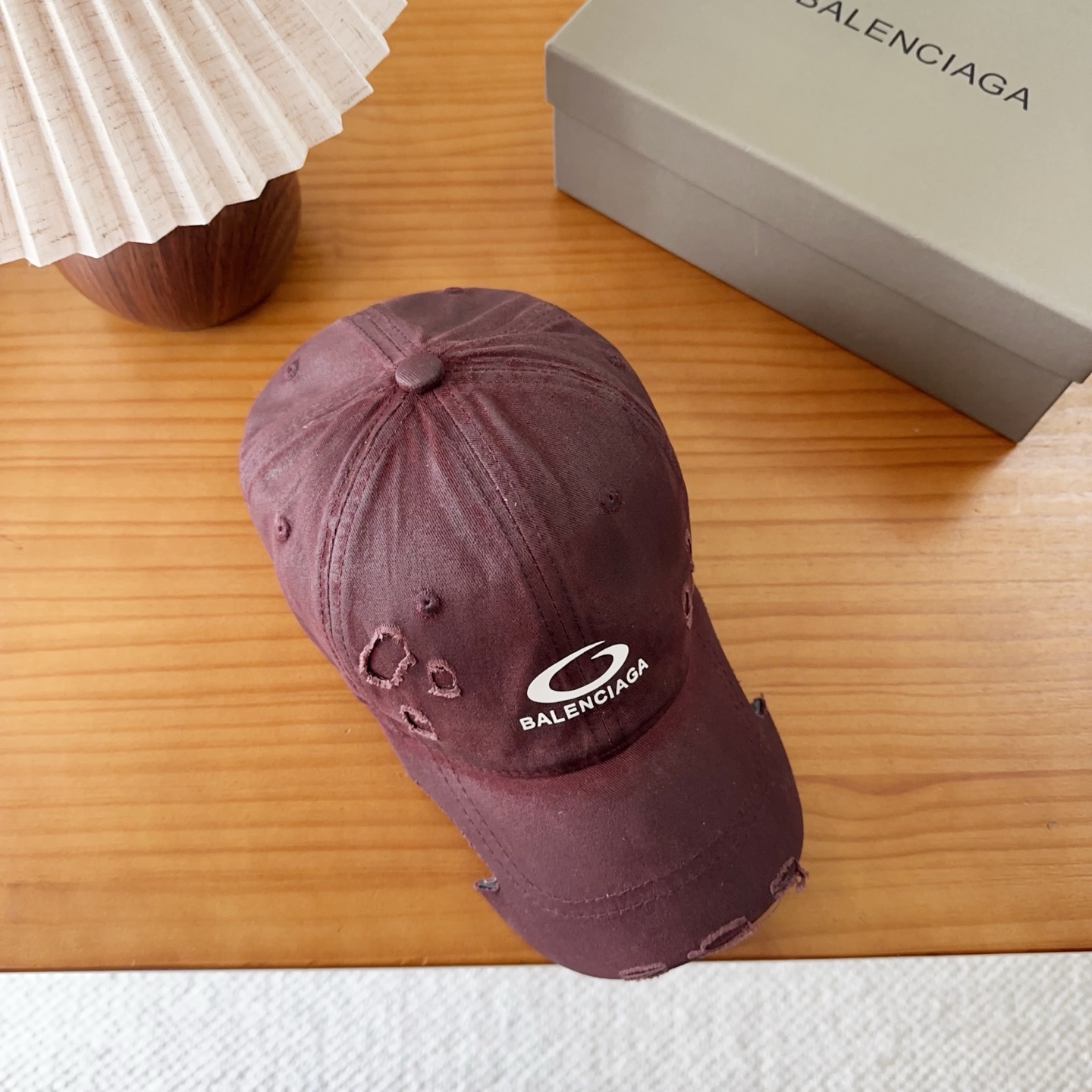 Balencia*a 巴黎世家刺绣字母新款棒球帽现货秒发🧢简约时尚超级无敌好看的帽子！情侣款！