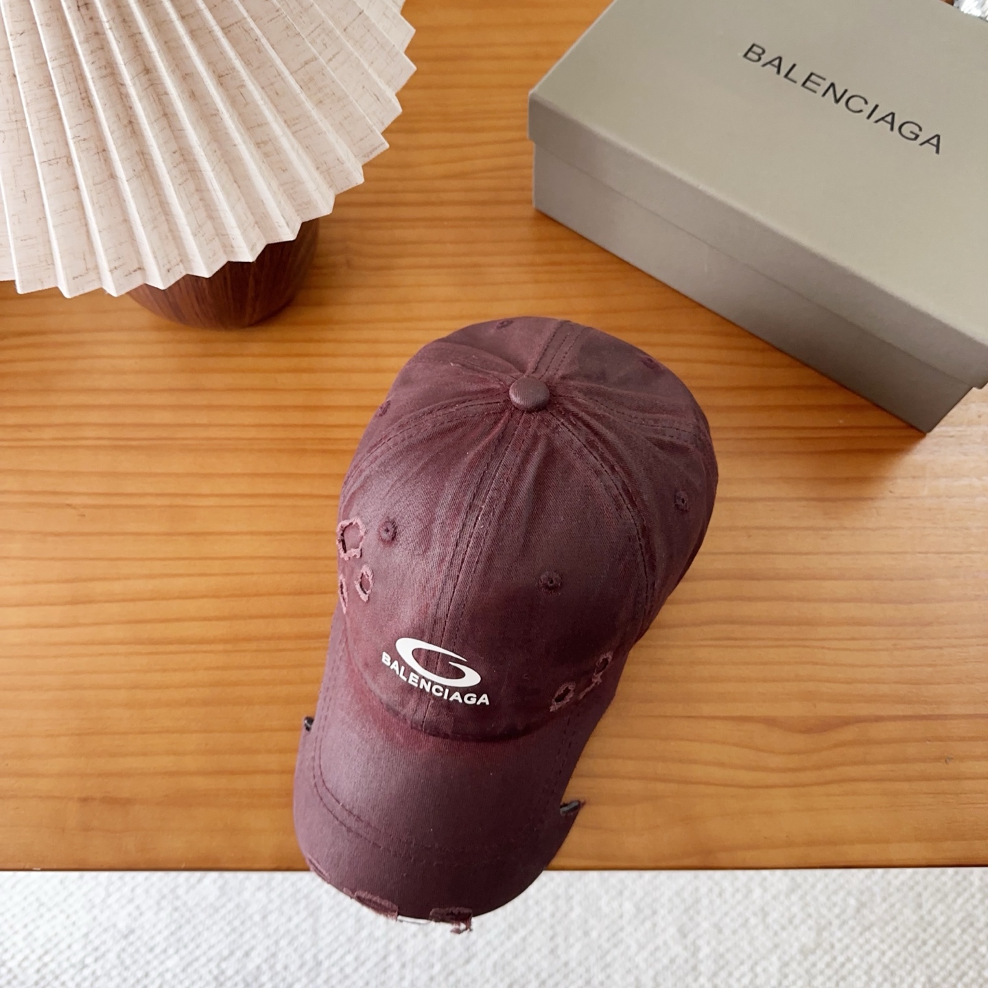 Balencia*a 巴黎世家刺绣字母新款棒球帽现货秒发🧢简约时尚超级无敌好看的帽子！情侣款！