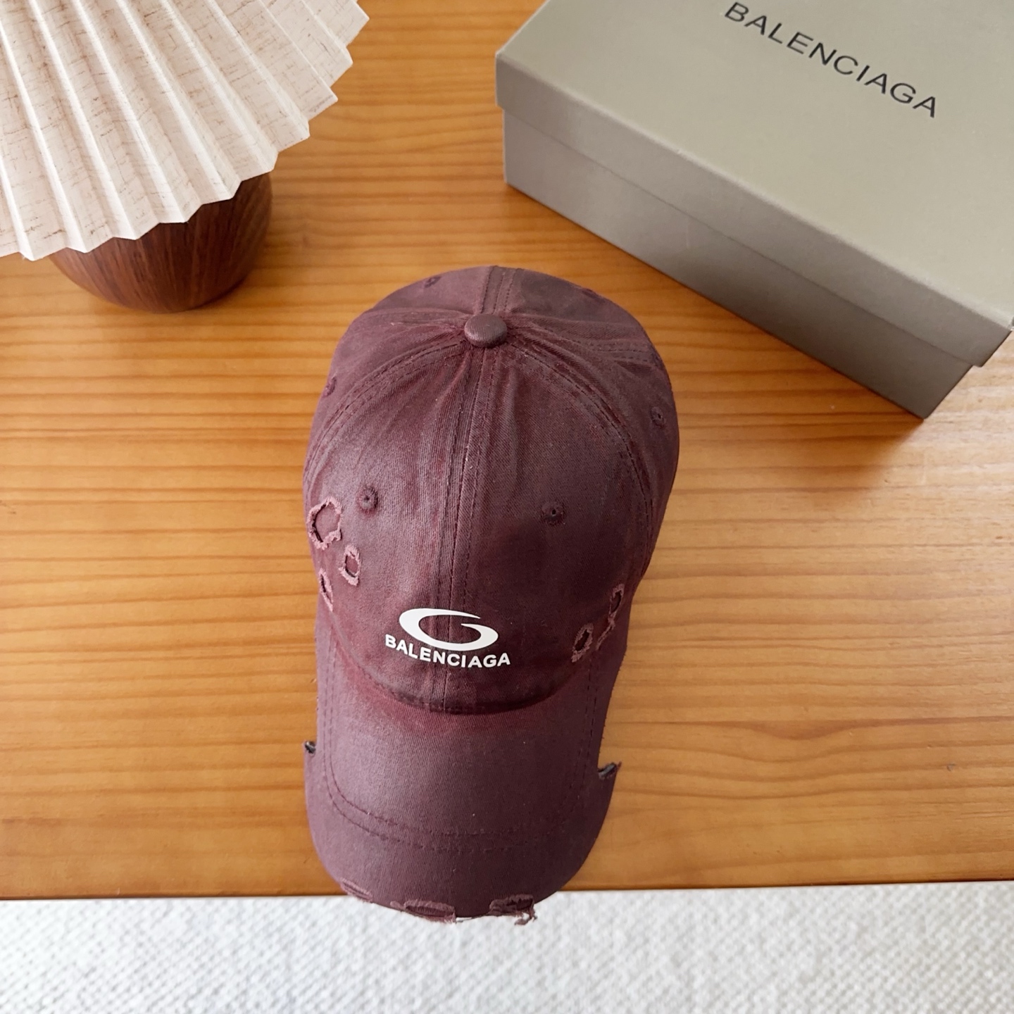 Balencia*a 巴黎世家刺绣字母新款棒球帽现货秒发🧢简约时尚超级无敌好看的帽子！情侣款！