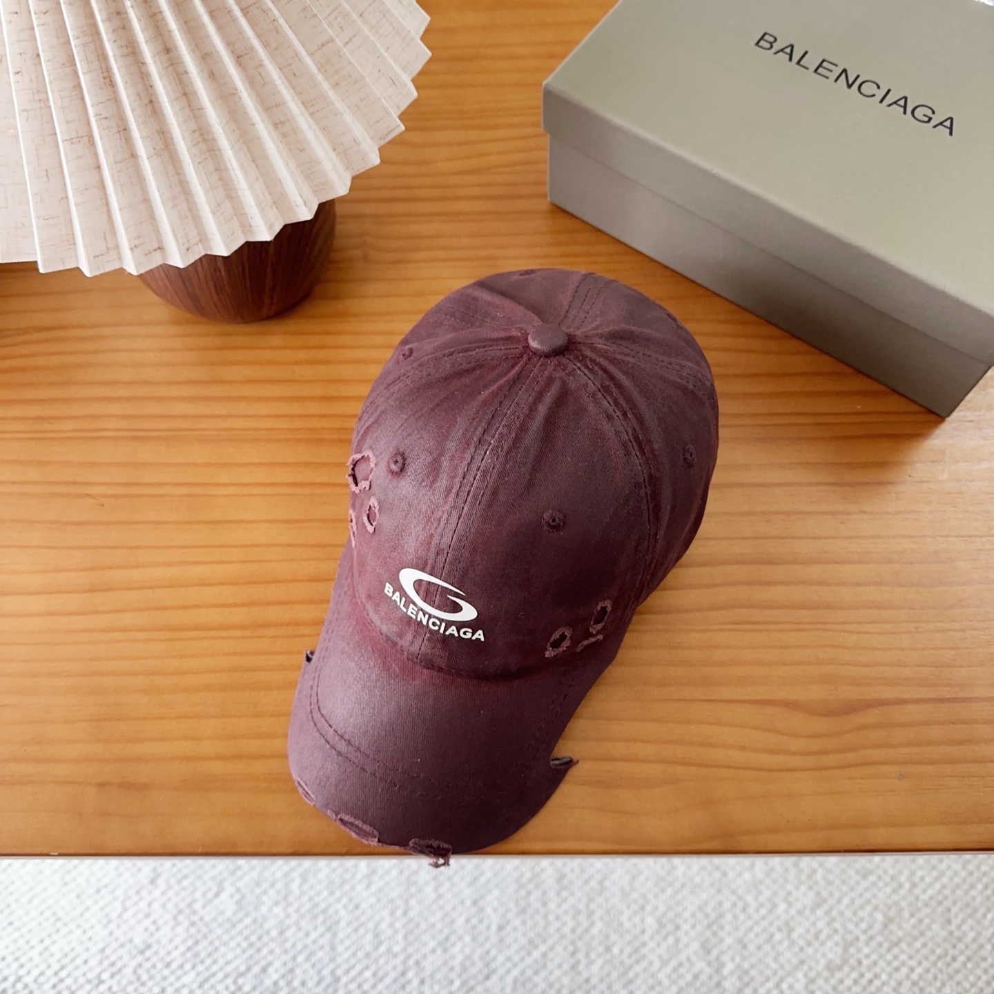 Balencia*a 巴黎世家刺绣字母新款棒球帽现货秒发🧢简约时尚超级无敌好看的帽子！情侣款！