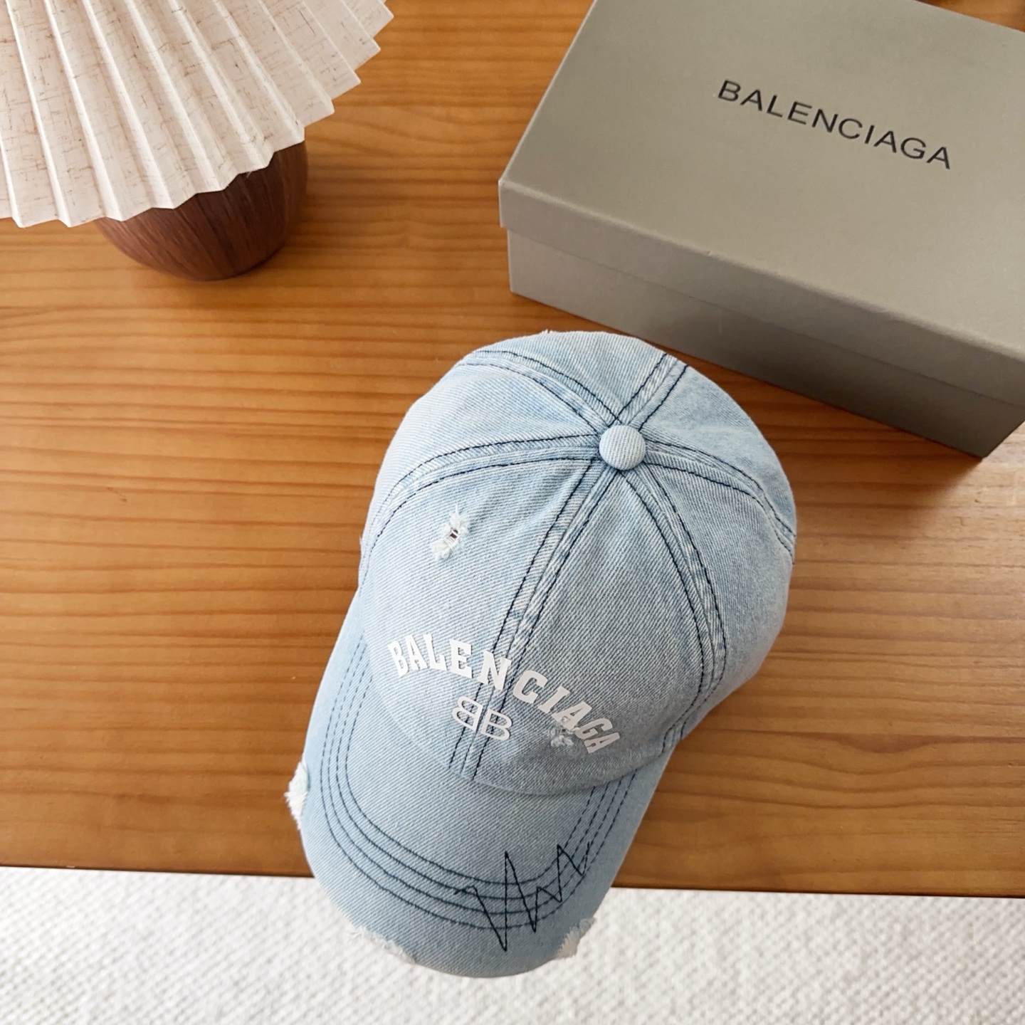 Balencia*a 巴黎世家刺绣字母新款棒球帽现货秒发🧢简约时尚超级无敌好看的帽子！情侣款！