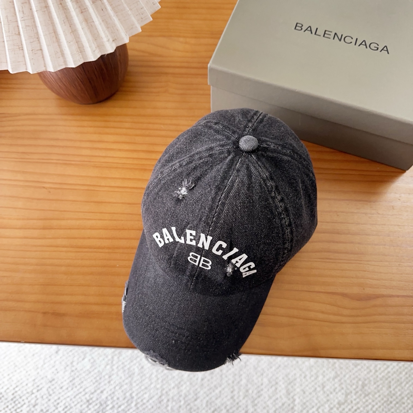 Balencia*a 巴黎世家刺绣字母新款棒球帽现货秒发🧢简约时尚超级无敌好看的帽子！情侣款！