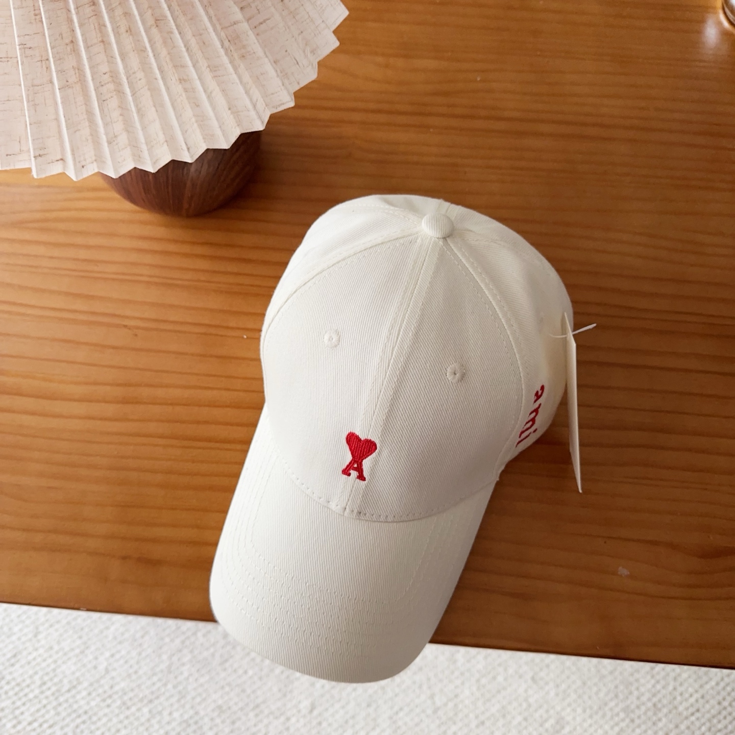 Ami硬顶新款棒球帽🧢👍🏻加大加长版型，上头显脸小，特别修饰脸型！设计不浮夸，容易穿搭！版型有型不塌头纯