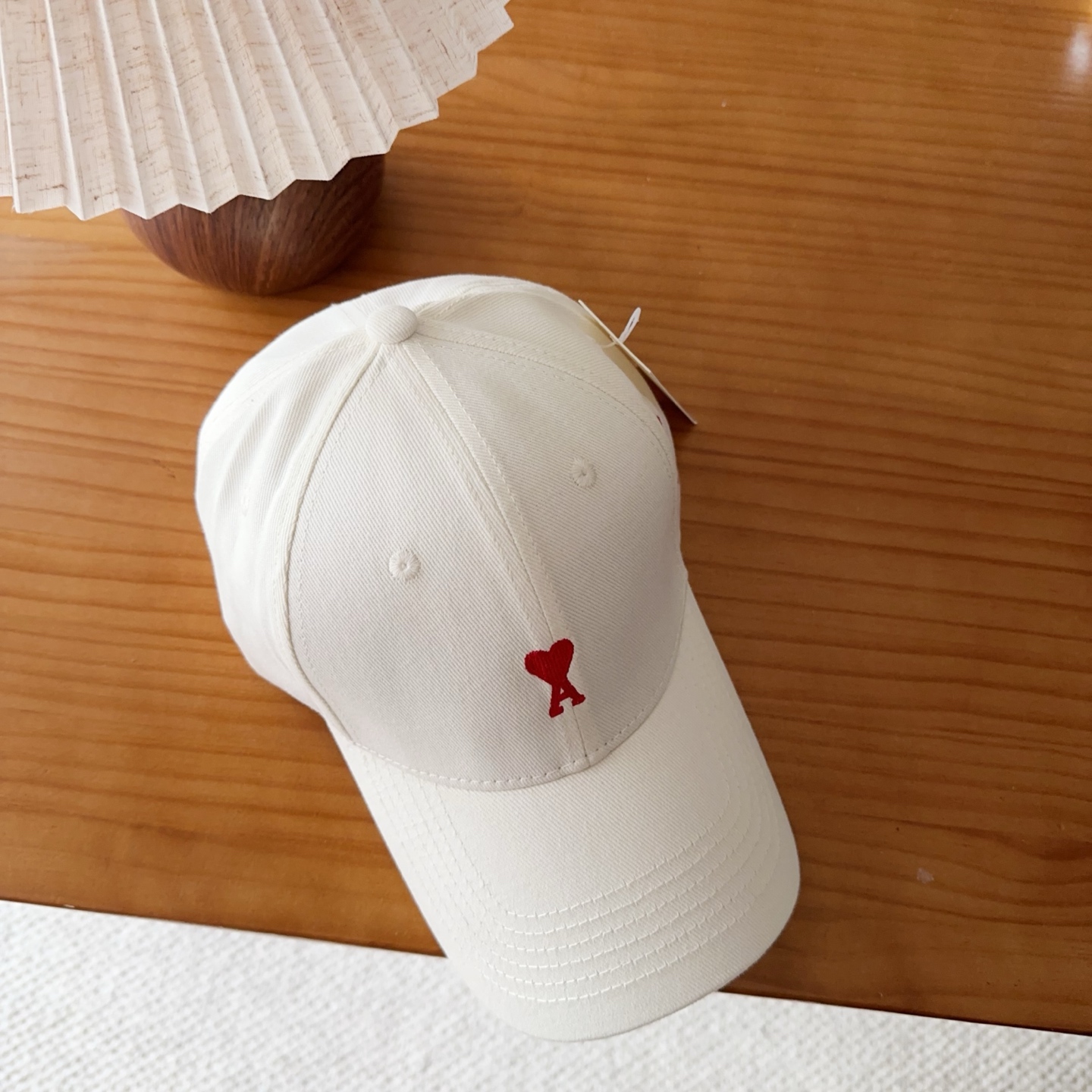Ami硬顶新款棒球帽🧢👍🏻加大加长版型，上头显脸小，特别修饰脸型！设计不浮夸，容易穿搭！版型有型不塌头纯