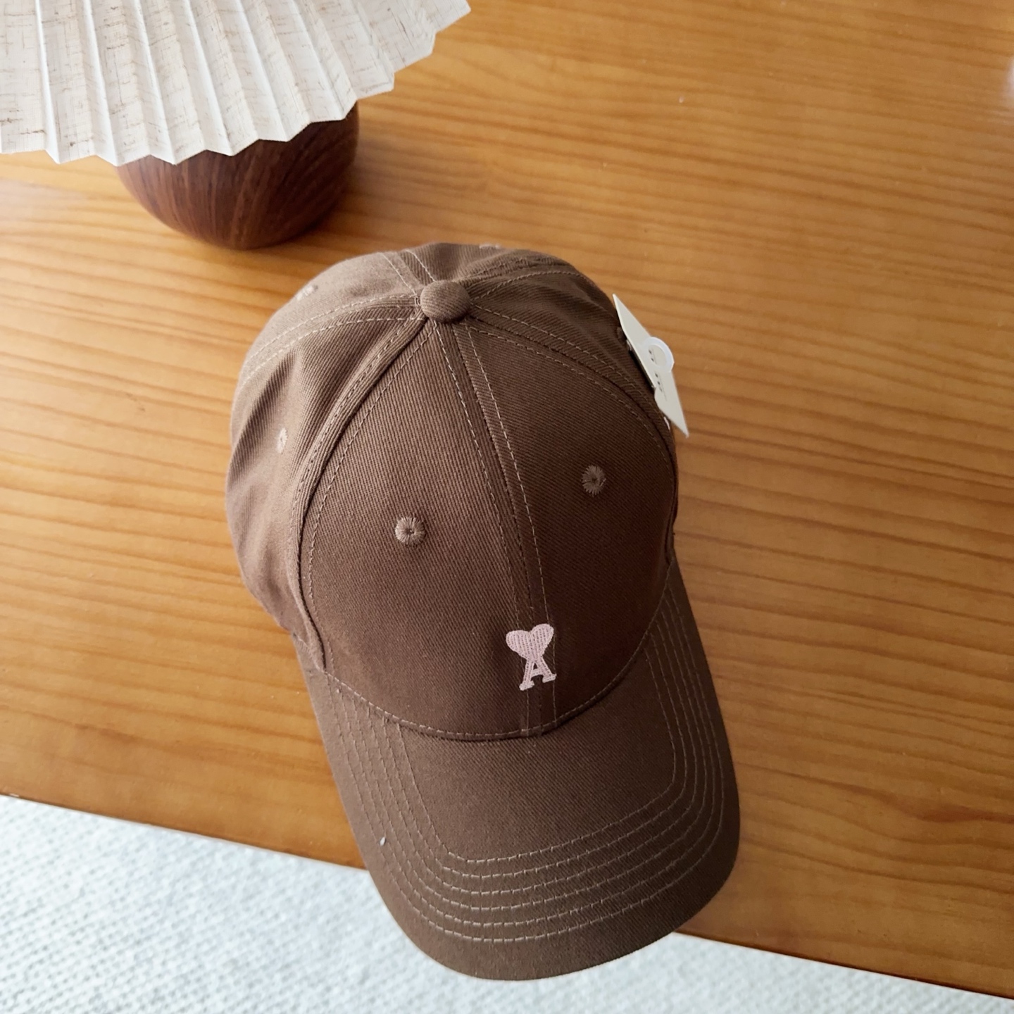 Ami硬顶新款棒球帽🧢👍🏻加大加长版型，上头显脸小，特别修饰脸型！设计不浮夸，容易穿搭！版型有型不塌头纯