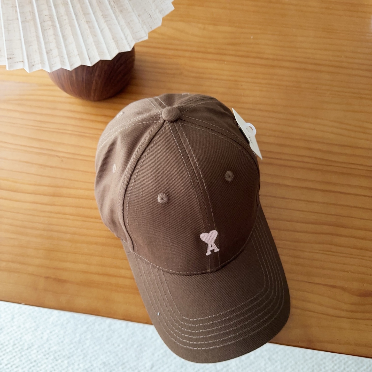 Ami硬顶新款棒球帽🧢👍🏻加大加长版型，上头显脸小，特别修饰脸型！设计不浮夸，容易穿搭！版型有型不塌头纯