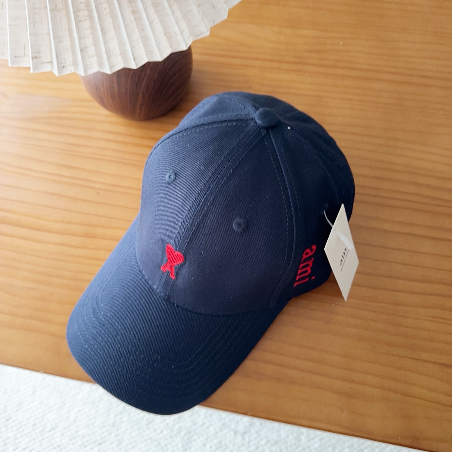 Ami硬顶新款棒球帽🧢👍🏻加大加长版型，上头显脸小，特别修饰脸型！设计不浮夸，容易穿搭！版型有型不塌头纯