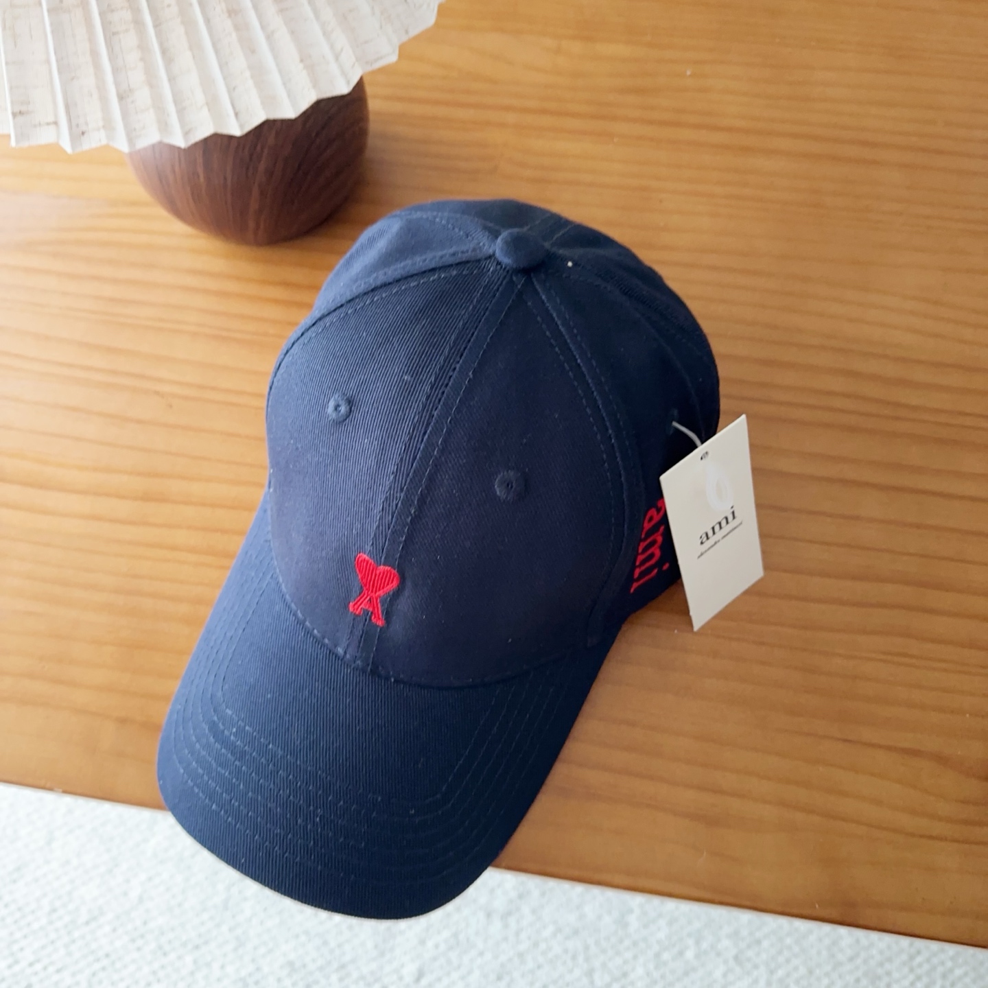 Ami硬顶新款棒球帽🧢👍🏻加大加长版型，上头显脸小，特别修饰脸型！设计不浮夸，容易穿搭！版型有型不塌头纯