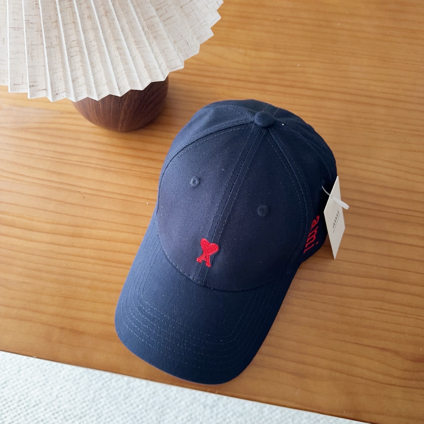 Ami硬顶新款棒球帽🧢👍🏻加大加长版型，上头显脸小，特别修饰脸型！设计不浮夸，容易穿搭！版型有型不塌头纯