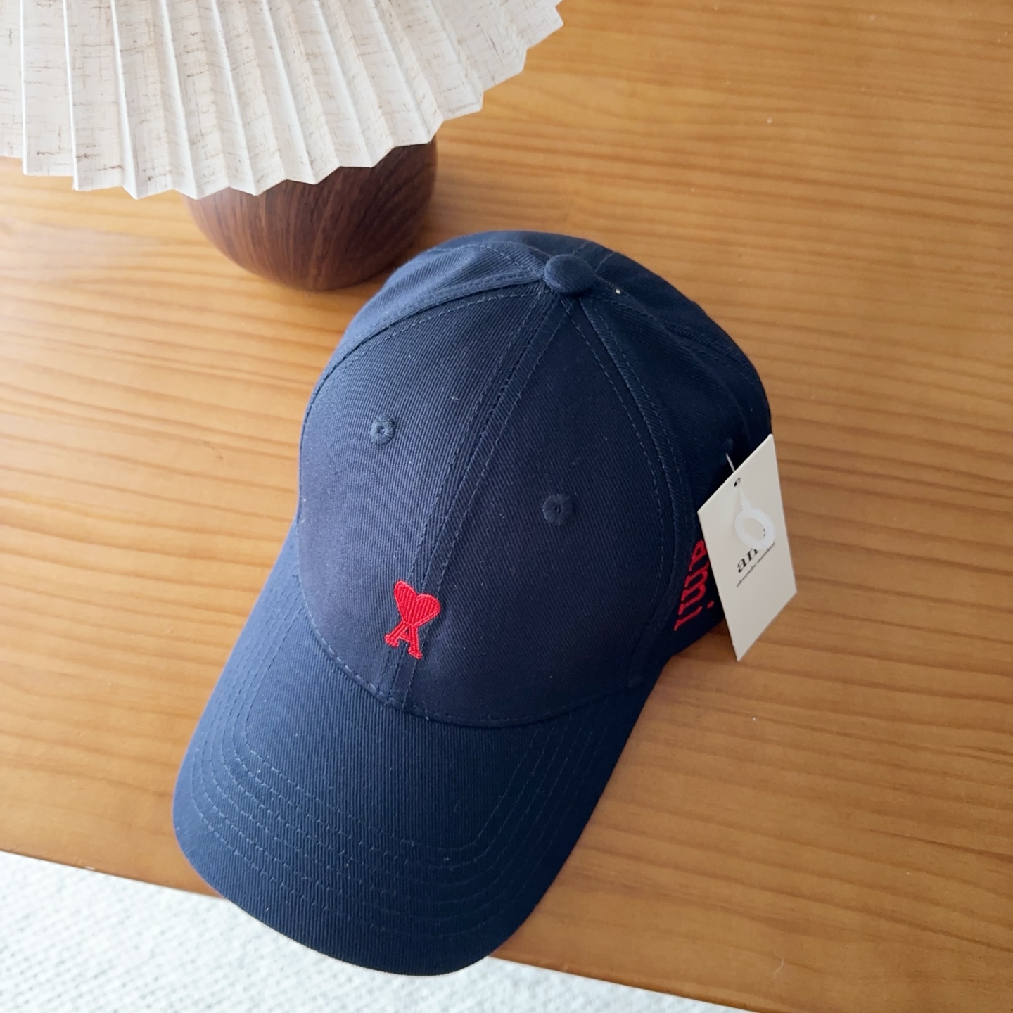 Ami硬顶新款棒球帽🧢👍🏻加大加长版型，上头显脸小，特别修饰脸型！设计不浮夸，容易穿搭！版型有型不塌头纯