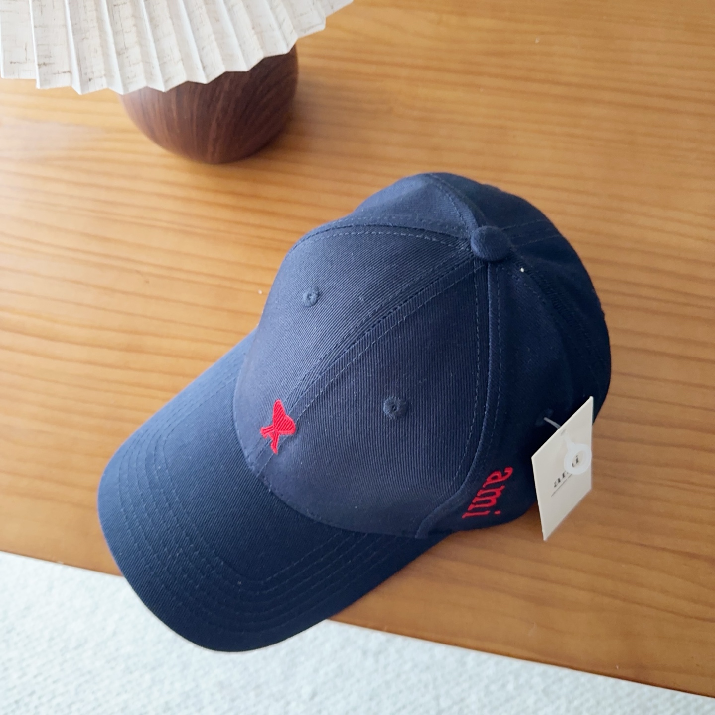 Ami硬顶新款棒球帽🧢👍🏻加大加长版型，上头显脸小，特别修饰脸型！设计不浮夸，容易穿搭！版型有型不塌头纯