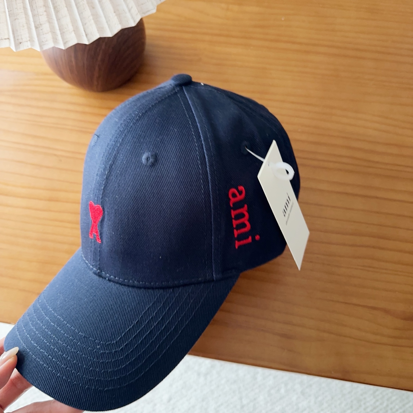 Ami硬顶新款棒球帽🧢👍🏻加大加长版型，上头显脸小，特别修饰脸型！设计不浮夸，容易穿搭！版型有型不塌头纯