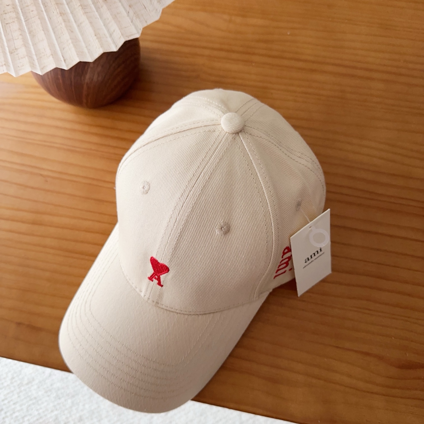 Ami硬顶新款棒球帽🧢👍🏻加大加长版型，上头显脸小，特别修饰脸型！设计不浮夸，容易穿搭！版型有型不塌头纯