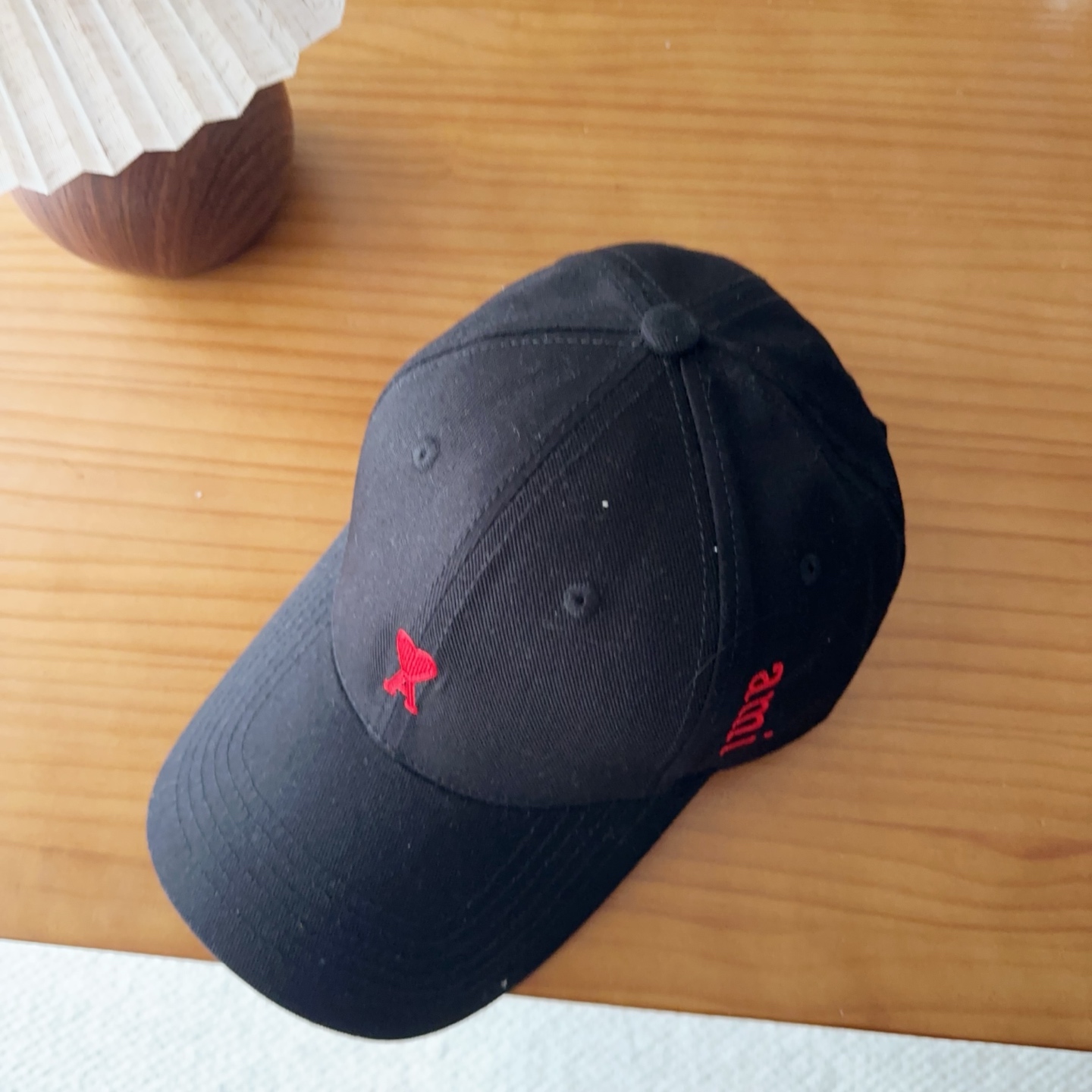 Ami硬顶新款棒球帽🧢👍🏻加大加长版型，上头显脸小，特别修饰脸型！设计不浮夸，容易穿搭！版型有型不塌头纯