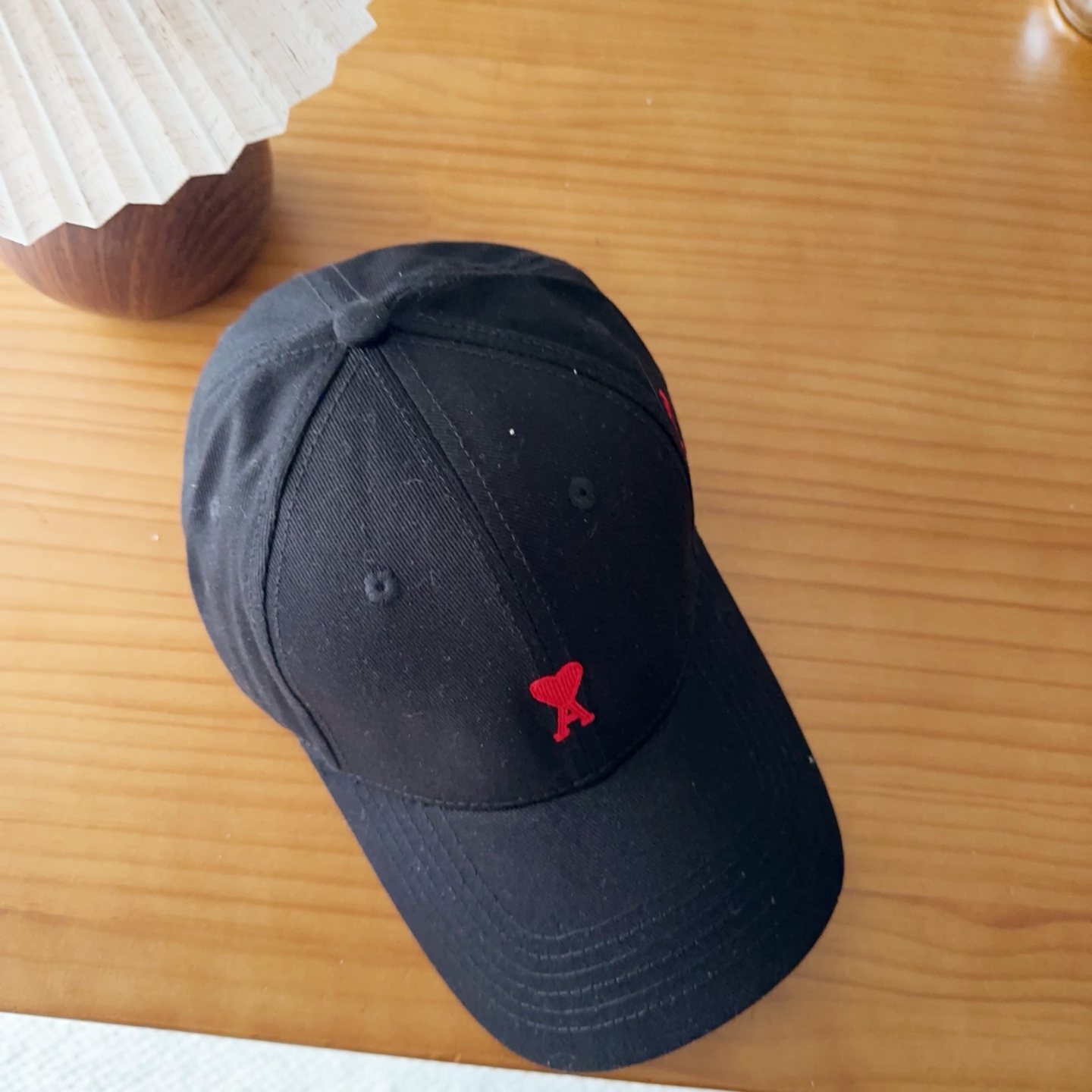 Ami硬顶新款棒球帽🧢👍🏻加大加长版型，上头显脸小，特别修饰脸型！设计不浮夸，容易穿搭！版型有型不塌头纯