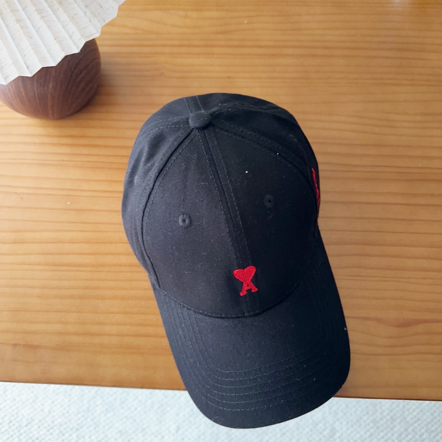 Ami硬顶新款棒球帽🧢👍🏻加大加长版型，上头显脸小，特别修饰脸型！设计不浮夸，容易穿搭！版型有型不塌头纯