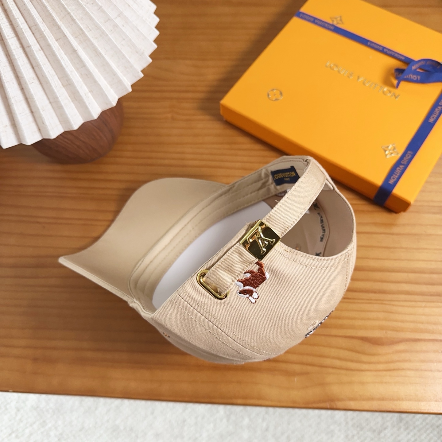 路易威登棒球帽LouisVuitton👒😍新款LV棒球帽，重工打造♥完美刺绣，高端大气，百搭款🤗男女通用
