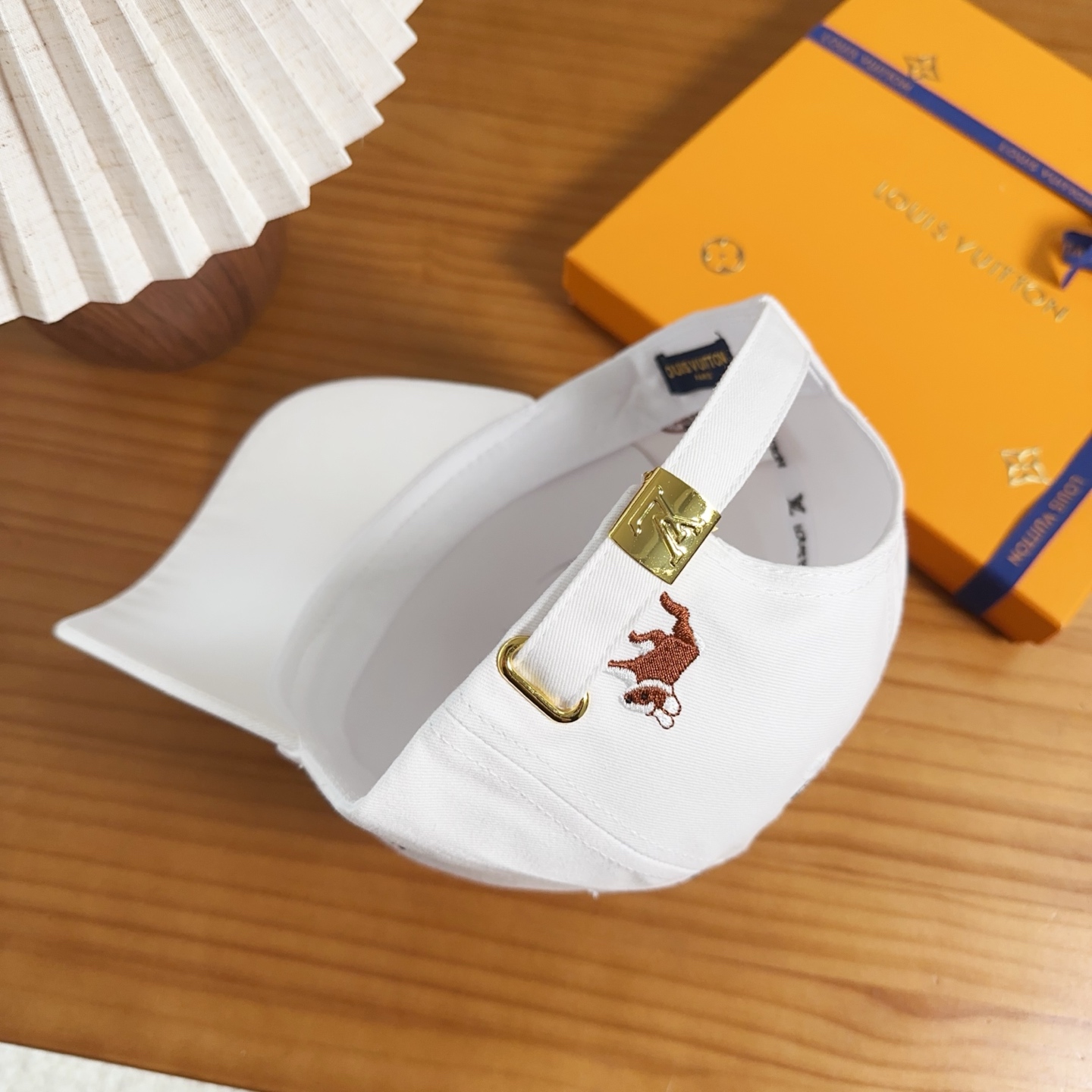 路易威登棒球帽LouisVuitton👒😍新款LV棒球帽，重工打造♥完美刺绣，高端大气，百搭款🤗男女通用