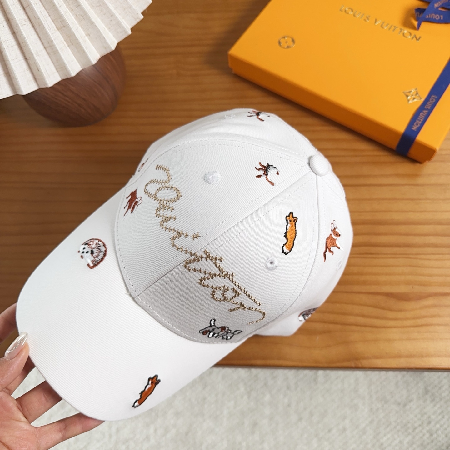 路易威登棒球帽LouisVuitton👒😍新款LV棒球帽，重工打造♥完美刺绣，高端大气，百搭款🤗男女通用