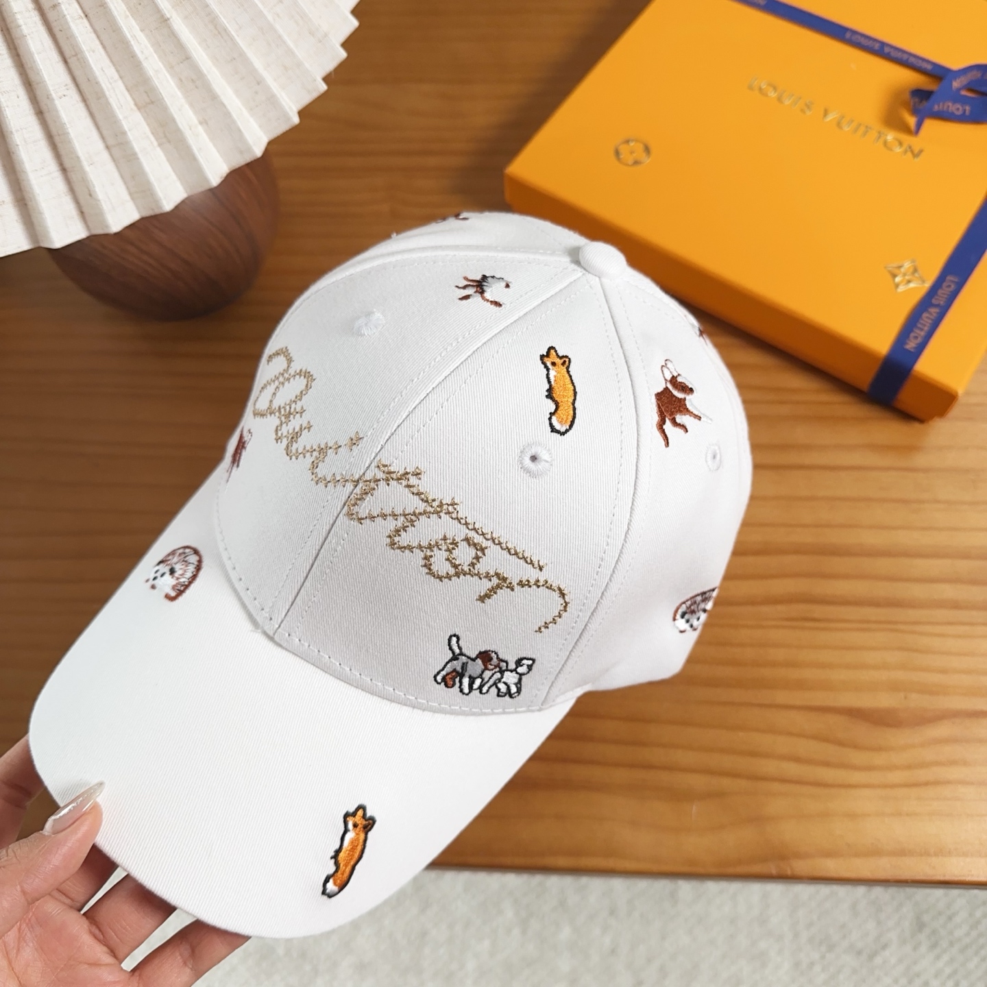 路易威登棒球帽LouisVuitton👒😍新款LV棒球帽，重工打造♥完美刺绣，高端大气，百搭款🤗男女通用