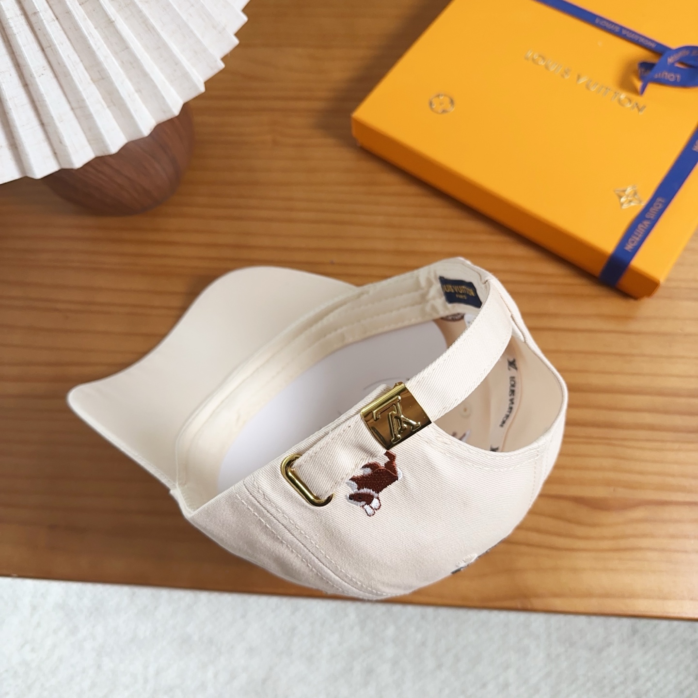 路易威登棒球帽LouisVuitton👒😍新款LV棒球帽，重工打造♥完美刺绣，高端大气，百搭款🤗男女通用