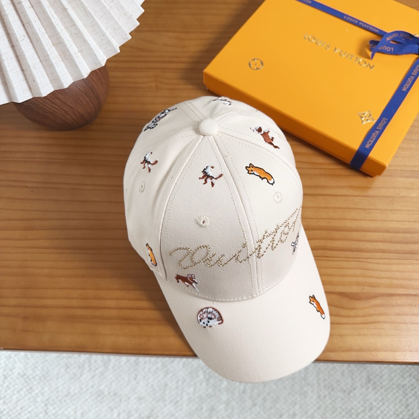 路易威登棒球帽LouisVuitton👒😍新款LV棒球帽，重工打造♥完美刺绣，高端大气，百搭款🤗男女通用