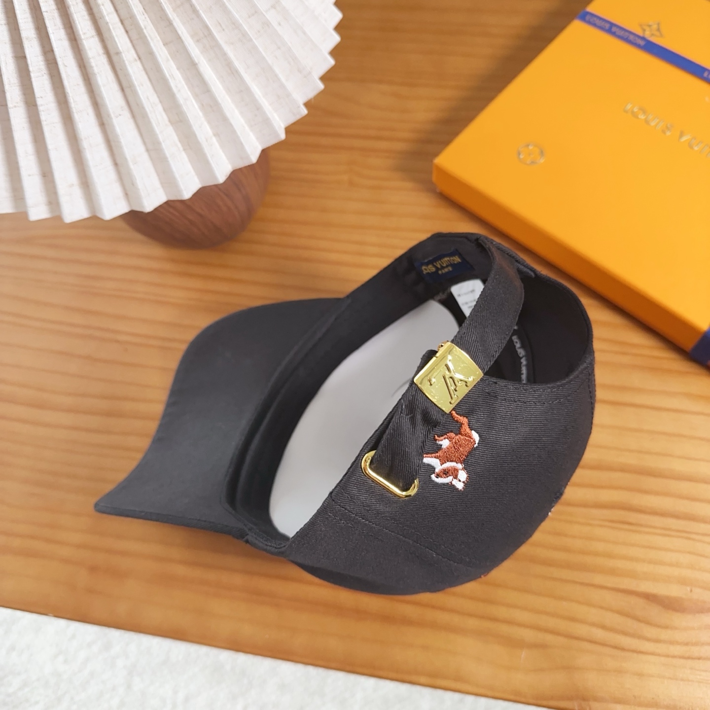 路易威登棒球帽LouisVuitton👒😍新款LV棒球帽，重工打造♥完美刺绣，高端大气，百搭款🤗男女通用
