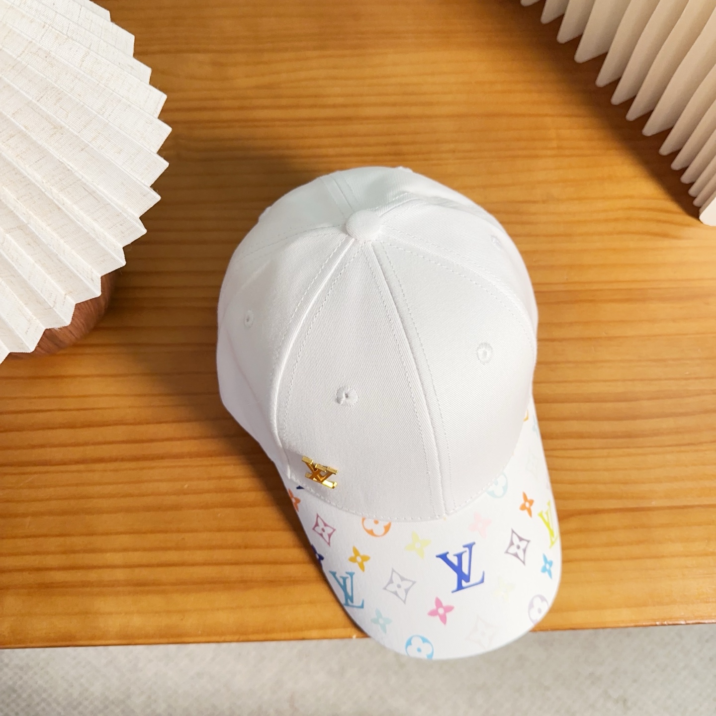 路易威登棒球帽LouisVuitton👒😍新款LV棒球帽，重工打造♥完美刺绣，高端大气，百搭款🤗男女通用