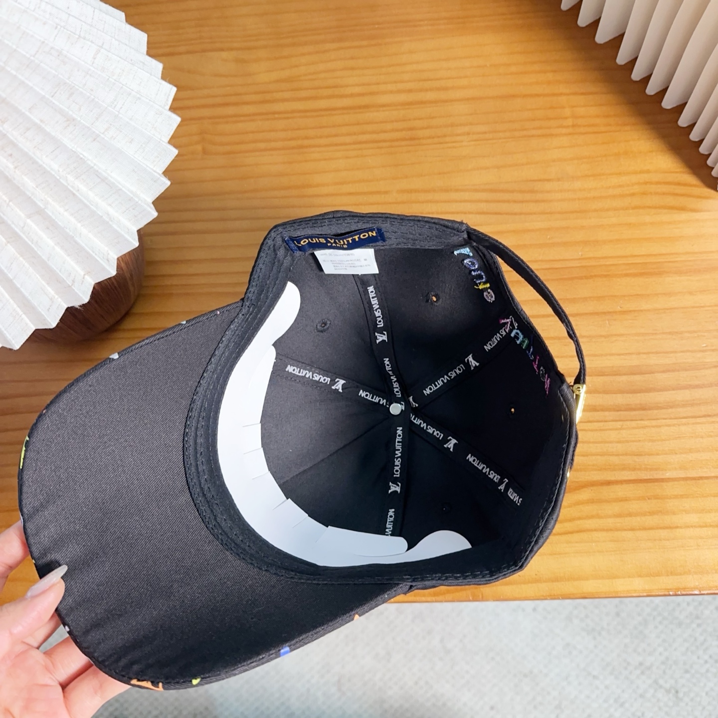 路易威登棒球帽LouisVuitton👒😍新款LV棒球帽，重工打造♥完美刺绣，高端大气，百搭款🤗男女通用