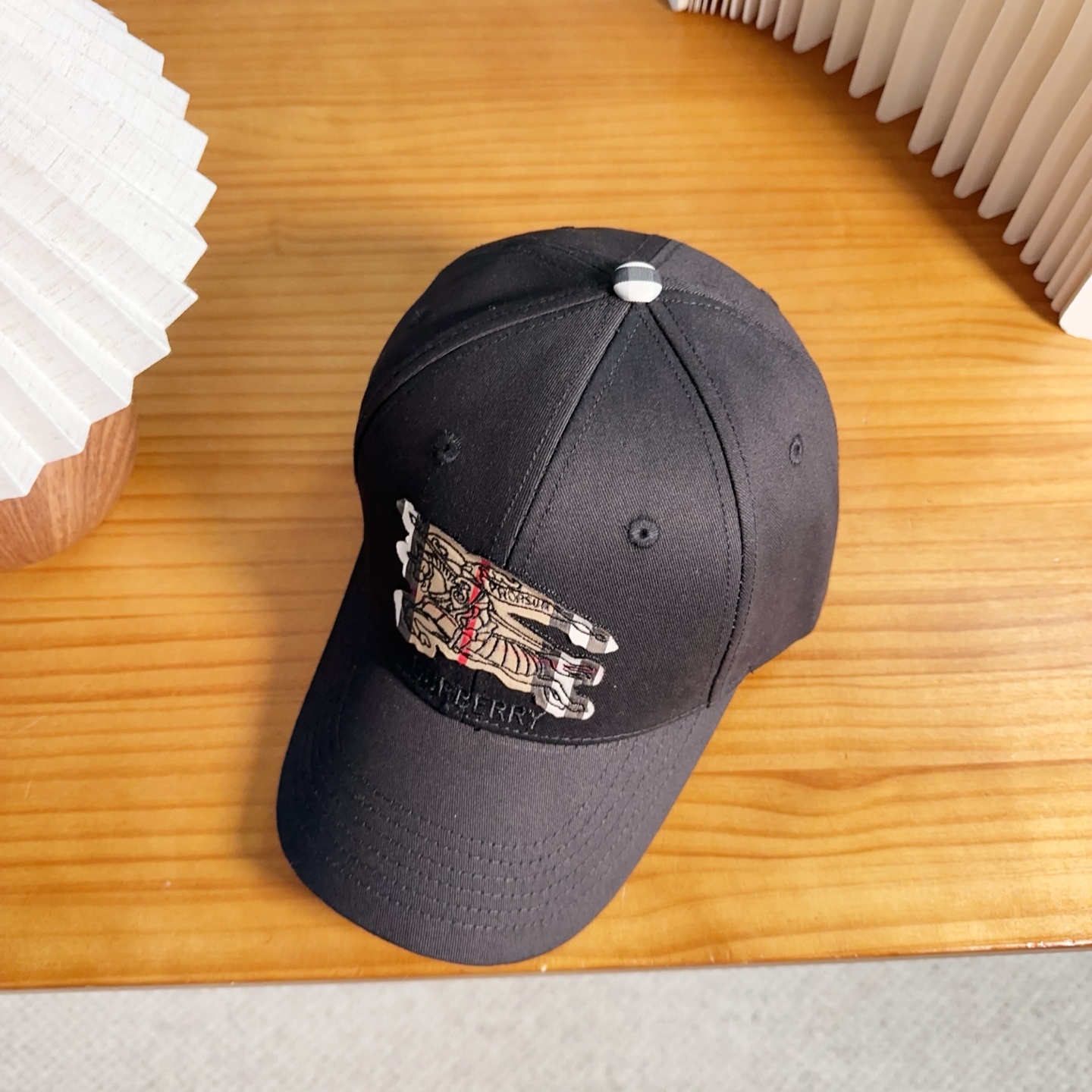 NO:824019,BURBERRY】Official website is online at the same time. Korean version of the new British style customized model 1:1 original quality. Unisex baseball cap. American craft cotton and linen geological fabric. High-quality quality hat. Straw hat. Fisherman hat. Baseball cap, hat, burberry, burberry, espadrilles, hats.19860909巴宝莉BURBERRY】官网同步上线 韩版新款英伦风定制款1:1原单品质 男女通用棒球帽 美邦工艺棉麻地质面料 高版品质质量帽子草帽渔夫帽棒球帽,帽子,burberry,burberry,espadrilles,hats,hat