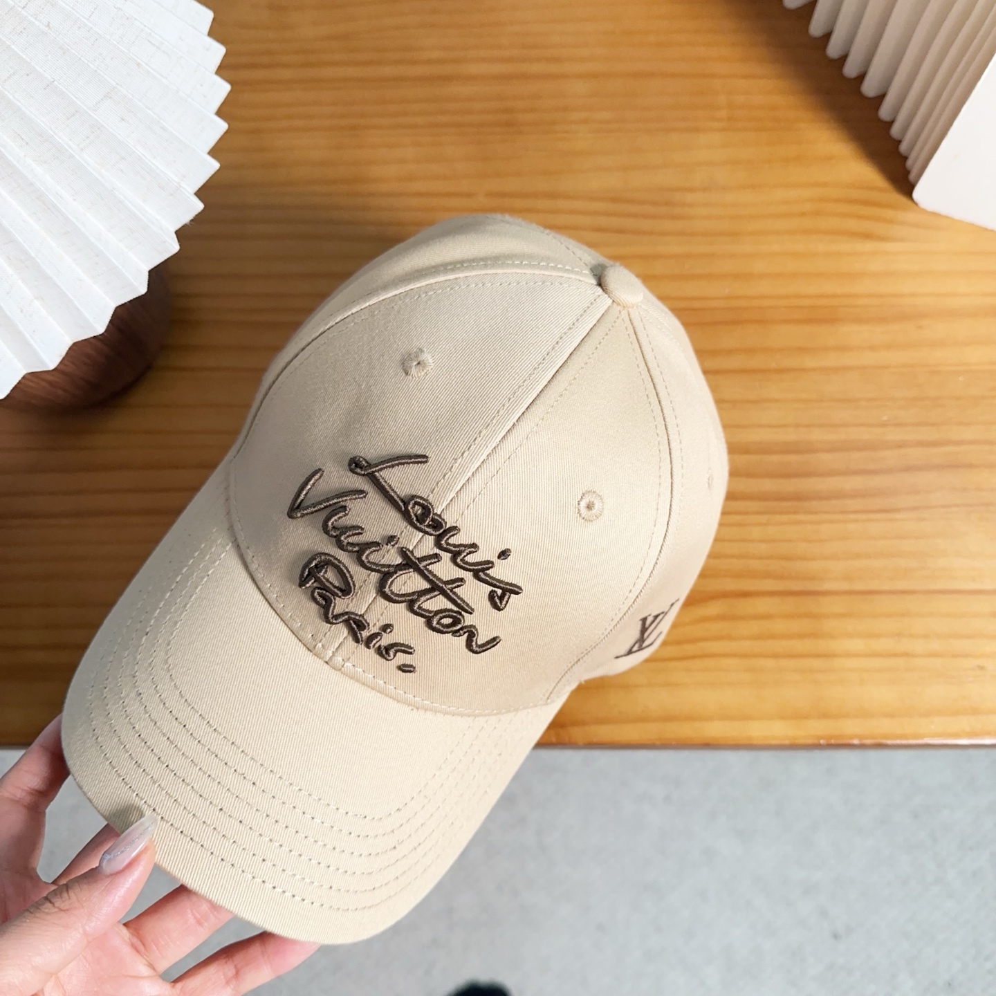 路易威登棒球帽LouisVuitton👒😍新款LV棒球帽，重工打造♥完美刺绣，高端大气，百搭款🤗男女通用