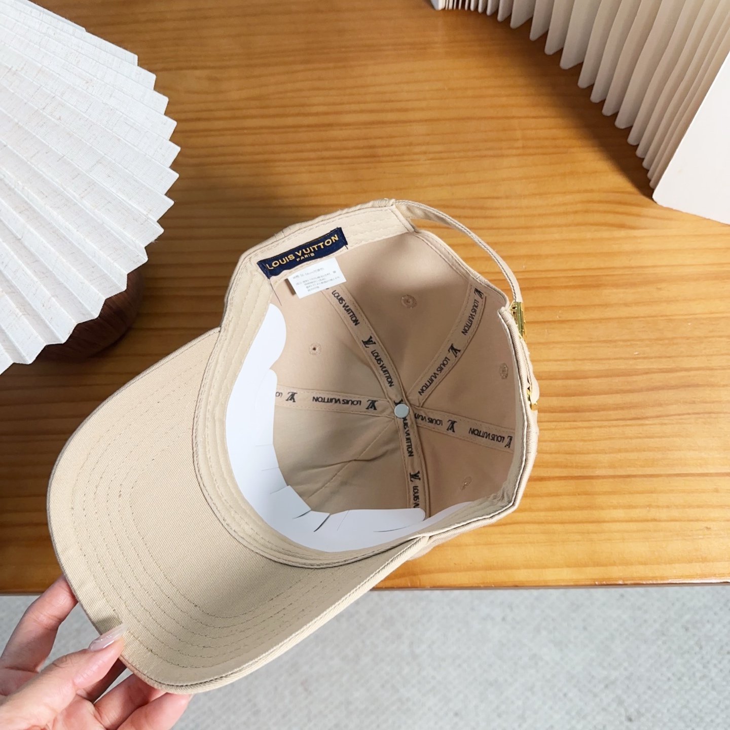 路易威登棒球帽LouisVuitton👒😍新款LV棒球帽，重工打造♥完美刺绣，高端大气，百搭款🤗男女通用