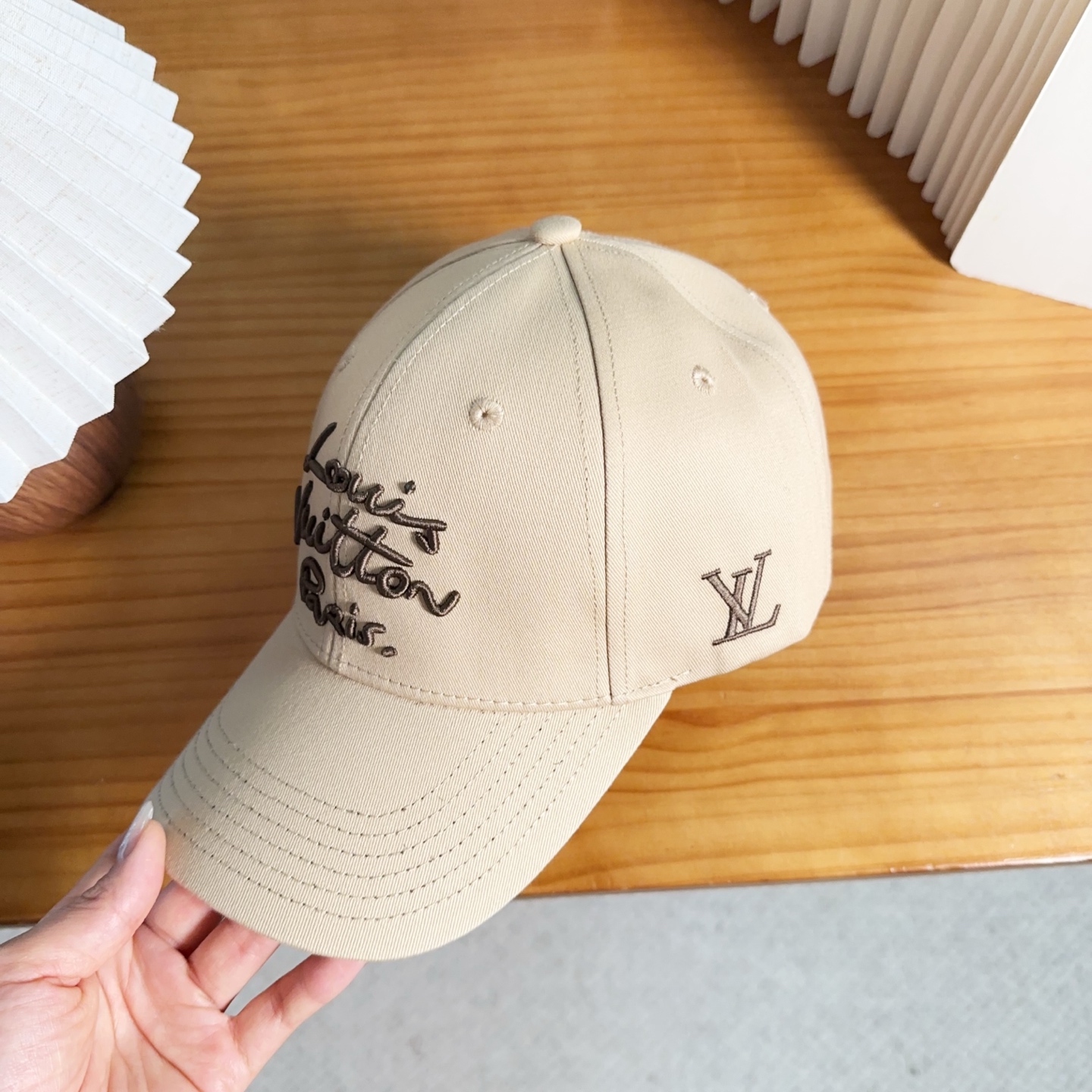 路易威登棒球帽LouisVuitton👒😍新款LV棒球帽，重工打造♥完美刺绣，高端大气，百搭款🤗男女通用