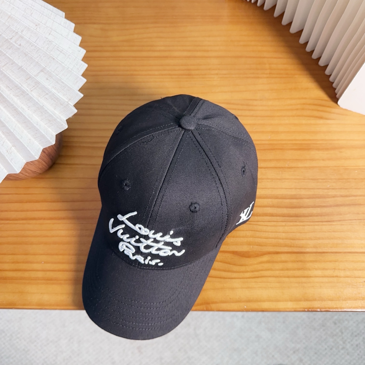 路易威登棒球帽LouisVuitton👒😍新款LV棒球帽，重工打造♥完美刺绣，高端大气，百搭款🤗男女通用
