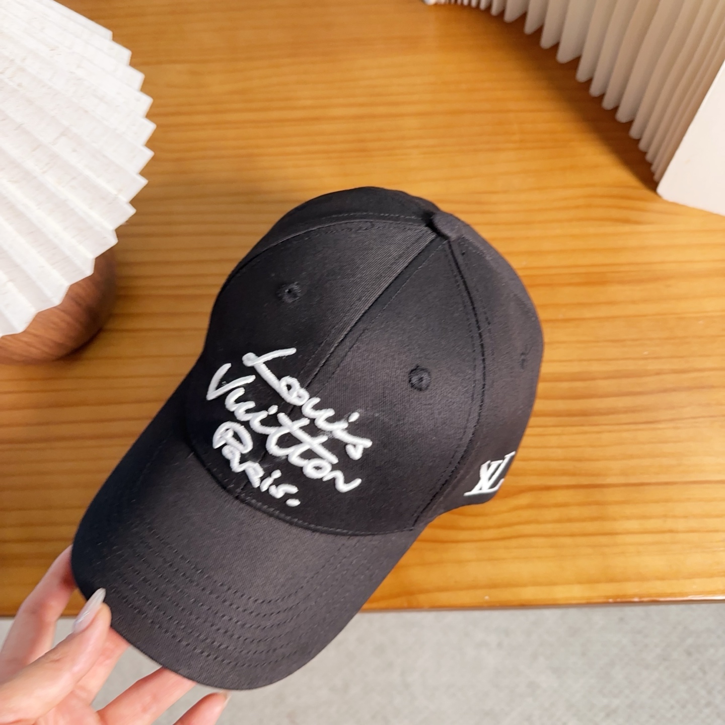 路易威登棒球帽LouisVuitton👒😍新款LV棒球帽，重工打造♥完美刺绣，高端大气，百搭款🤗男女通用