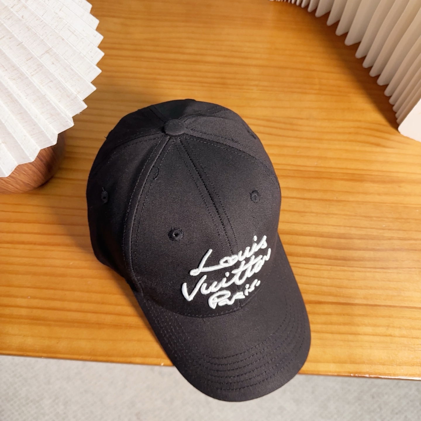 路易威登棒球帽LouisVuitton👒😍新款LV棒球帽，重工打造♥完美刺绣，高端大气，百搭款🤗男女通用
