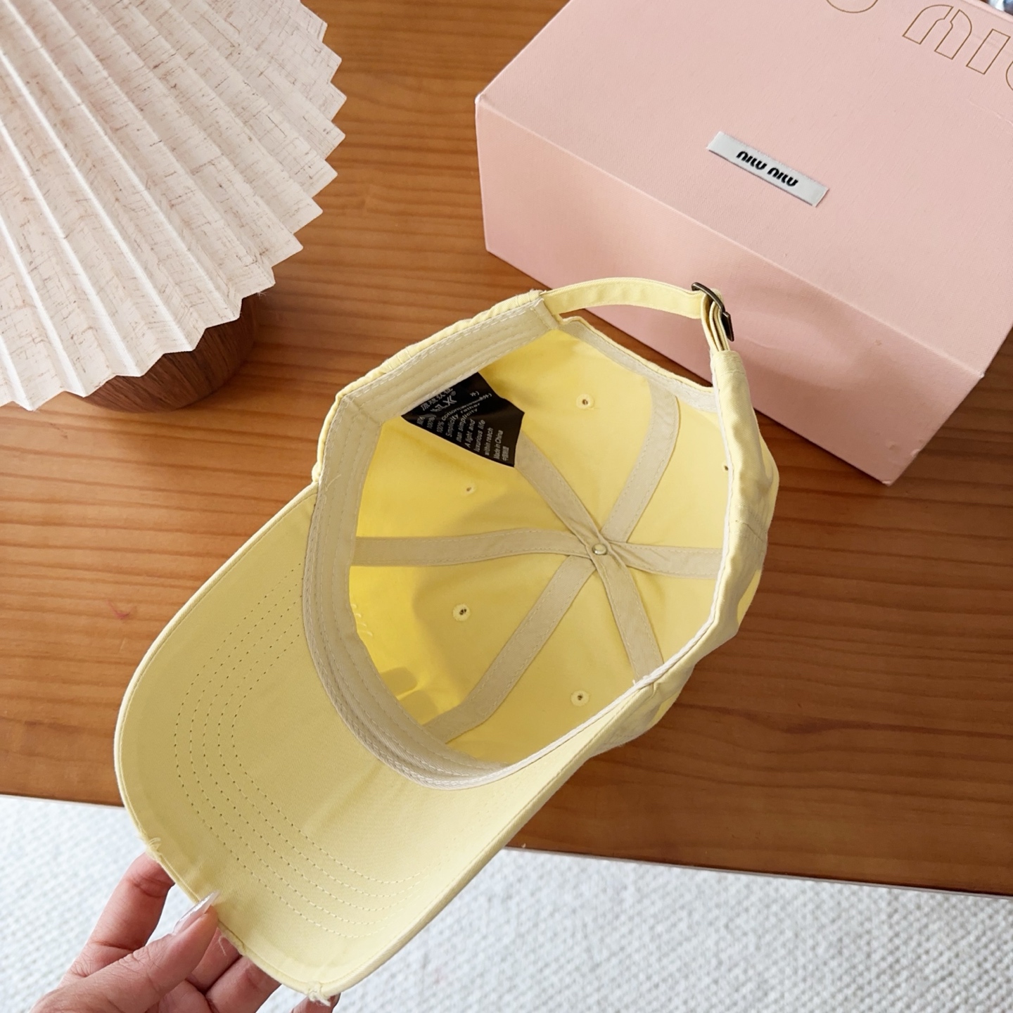 miumiu 缪缪 新款棒球帽，大牌同步，超好搭配，出货！