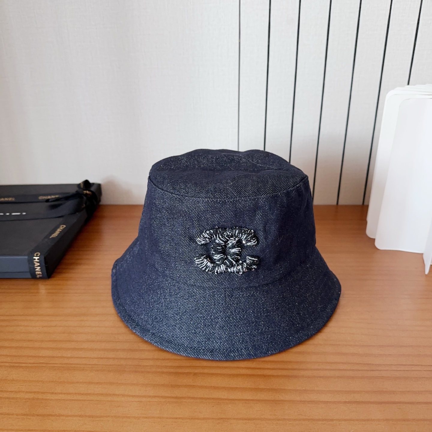 NO:825458,Chanel CHANEL new product bucket hat, Xiaoxiang is classic and simple, fashionable and casual design, popular new hat, straw hat, bucket hat, baseball cap, hat, chanel, chanel, espadrilles, hats19860909香奈儿CHANEL 新品渔夫帽,小香经典简约,时尚休闲设计 跑量新品帽子草帽渔夫帽棒球帽,帽子,chanel,chanel,espadrilles,hats,hat