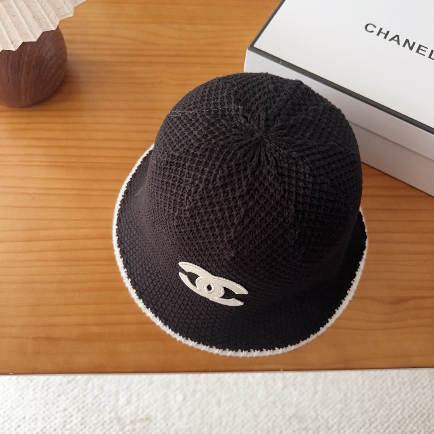 Chanel 渔夫帽 让兼顾时尚和遮阳的简约桶帽出游拍照📷拗造型必备敲显脸小
