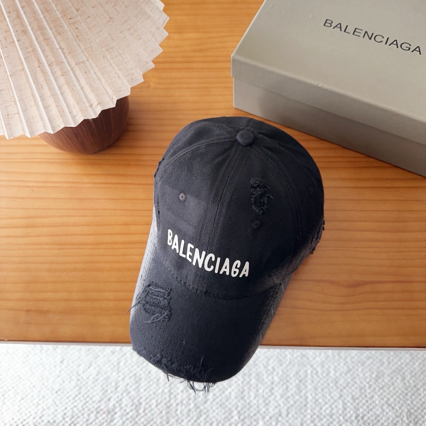NO:765927,Balencia*a Balenciaga's new baseball cap with embroidered letters is ready for delivery in seconds. Simple, fashionable and super invincible and beautiful hat!  Couple style!  hat straw hat bucket hat baseball cap, hat, balenciaga, balenciaga, espadrilles, hats19860909Balencia*a 巴黎世家刺绣字母新款棒球帽 现货秒发简约时尚超级无敌好看的帽子！情侣款！帽子草帽渔夫帽棒球帽,帽子,balenciaga,balenciaga,espadrilles,hats,hat